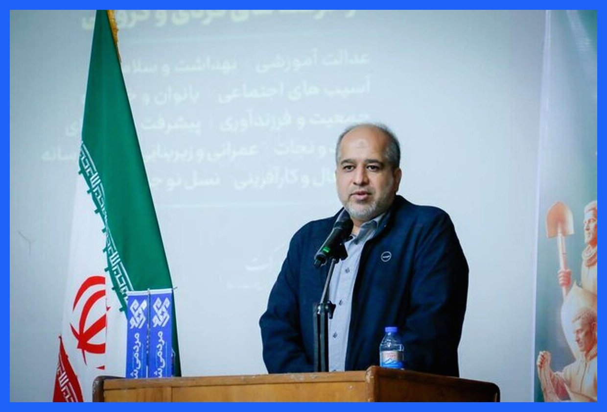 خضریان تأکید کرد: مدیرانی که هرگز طعم محرومیت را تجربه نکرده‌اند، قادر به درک واقعی خدمت‌رسانی نخواهند بود. این اظهار نظر نشان‌دهنده لزوم آشنایی مدیران با مشکلات اجتماعی و اقتصادی جامعه است تا بتوانند به طور مؤثر و عمیق‌تری به نیازهای مردم پاسخ دهند. به