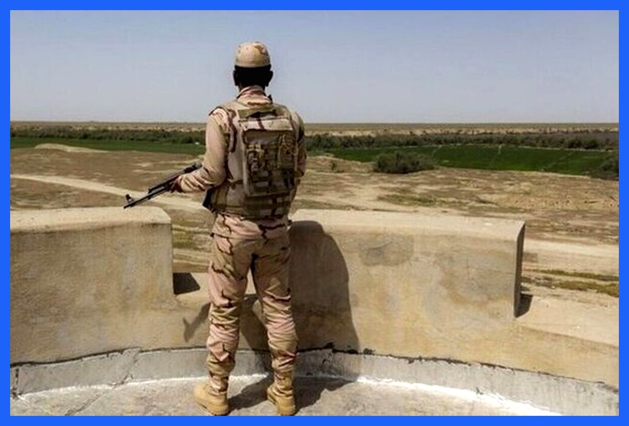 به گزارش آگاهنا، در نتیجه حمله‌ای تروریستی در شهرستان سراوان، یکی از مرزبانان کشورمان به شهادت رسید. این واقعه در پی حملات گروه‌های مسلح به پایگاه‌های مرزی بروز کرده و موجب تأثیرات منفی بر امنیت منطقه گردیده است. مقامات محلی ضمن ابراز همدردی با خانواده