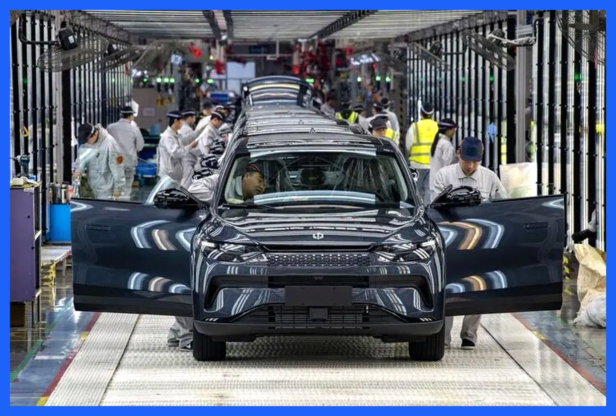 صنعت خودروسازی اروپا در آستانه سقوطی غیرقابل بازگشت قرار گرفته است