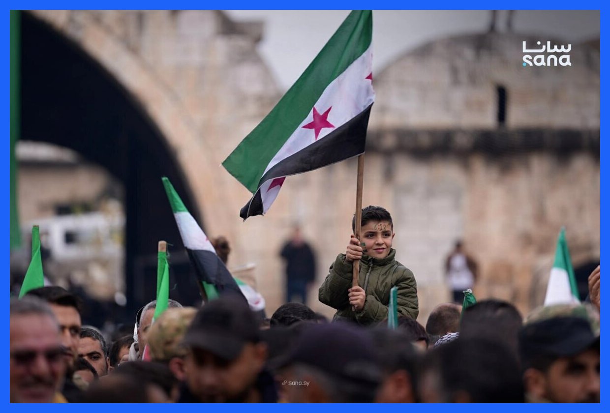 جشن‌های بزرگ در سوریه به مناسبت سالگرد سقوط بشار اسد برگزار شد. این مراسم‌ها با حضور جمع کثیری از مردم و مسئولان دولتی در نقاط مختلف کشور برگزار گردید و شرکت‌کنندگان با ابراز شادی و سرور، به بیان احساسات خود پرداختند. این رویداد به عنوان نمادی از تغییرات سیاسی و اجتماعی در سوریه