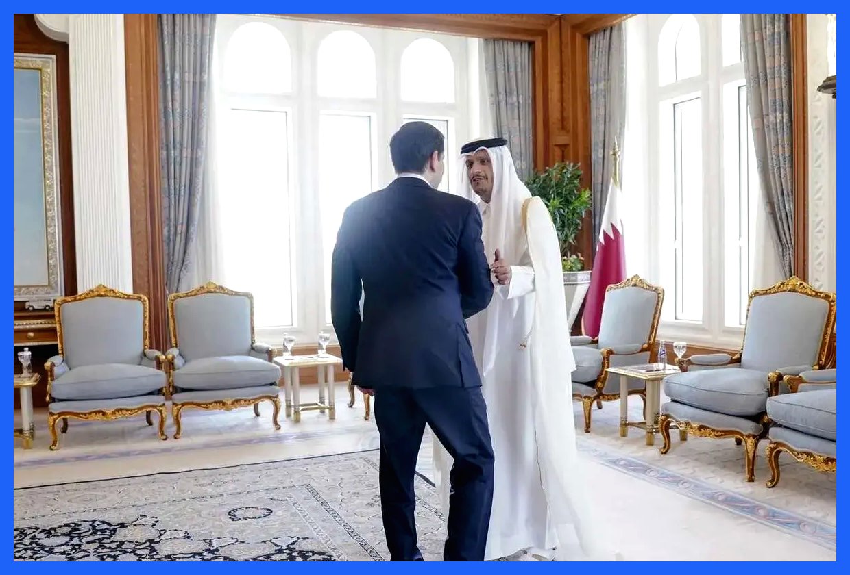 به گزارش آگاهنا، نشستی محرمانه میان اسرائیل و قطر به منظور بازسازی و تقویت روابط دو کشور برگزار شده است. این نشست که با هدف بررسی راه‌های همکاری و بهبود ارتباطات صورت گرفته، نشان‌دهنده تغییرات احتمالی در سیاست‌های منطقه‌ای و دیپلماتیک این دو کشور می‌باشد. تحلیلگران بر این باورند که این اقدام