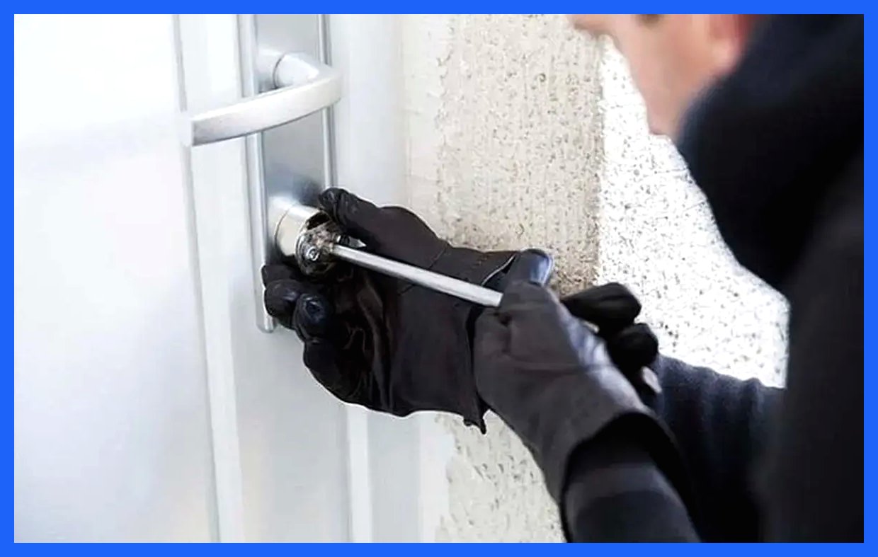 دستگیری ۳ نفر از اعضای باند سرقت ۱۵ میلیاردی در شمال تهران