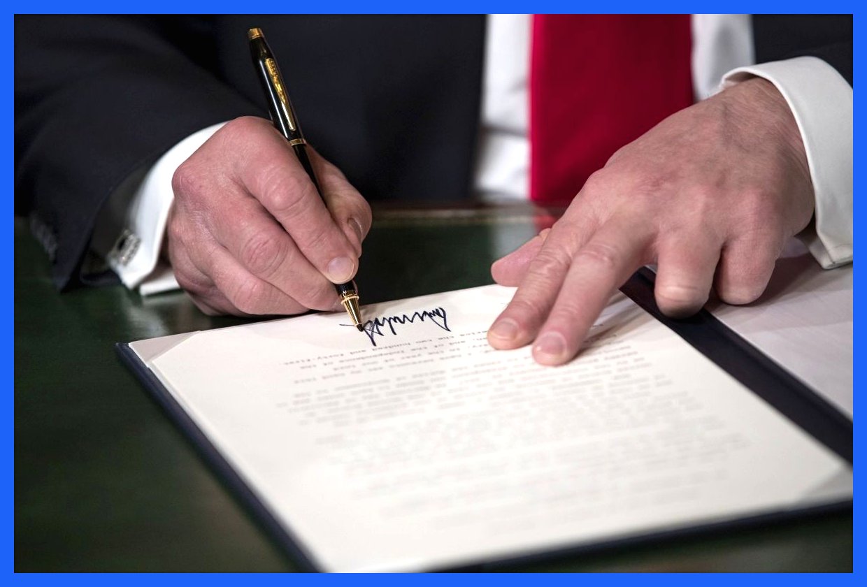 به گزارش آگاهنا، سند جدید امنیت ملی ایالات متحده به بررسی وضعیت ایران پرداخته و اعلام کرده است که این موضوع به نوعی به عنوان "موضوعی پشت سر گذاشته شده" تلقی می‌شود. این ارزیابی نشان‌دهنده تغییرات در رویکرد آمریکا نسبت به مسائل مرتبط با ایران است و می‌تواند تأثیرات قابل توجهی بر سیاست‌های