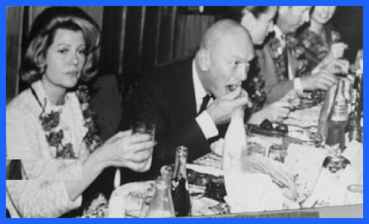 بازیگر معروف هالیوود در تهران چلوکباب تناول کرده و گز اصفهان سوغاتی برد! (+عکس)