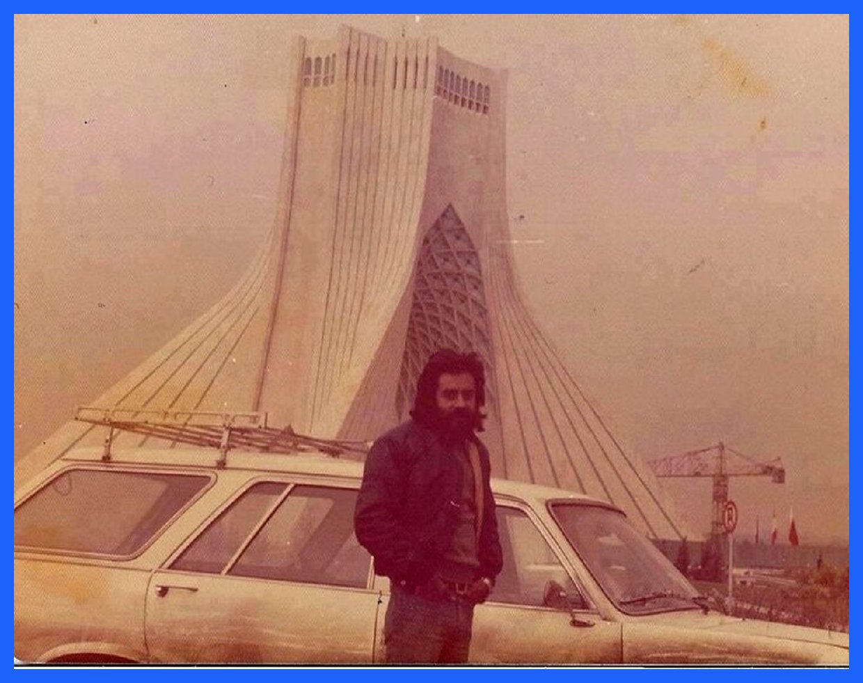 خسرو شکیبایی و کیومرث ملک مطیعی در یک نمایش پیش از انقلاب (عکس)