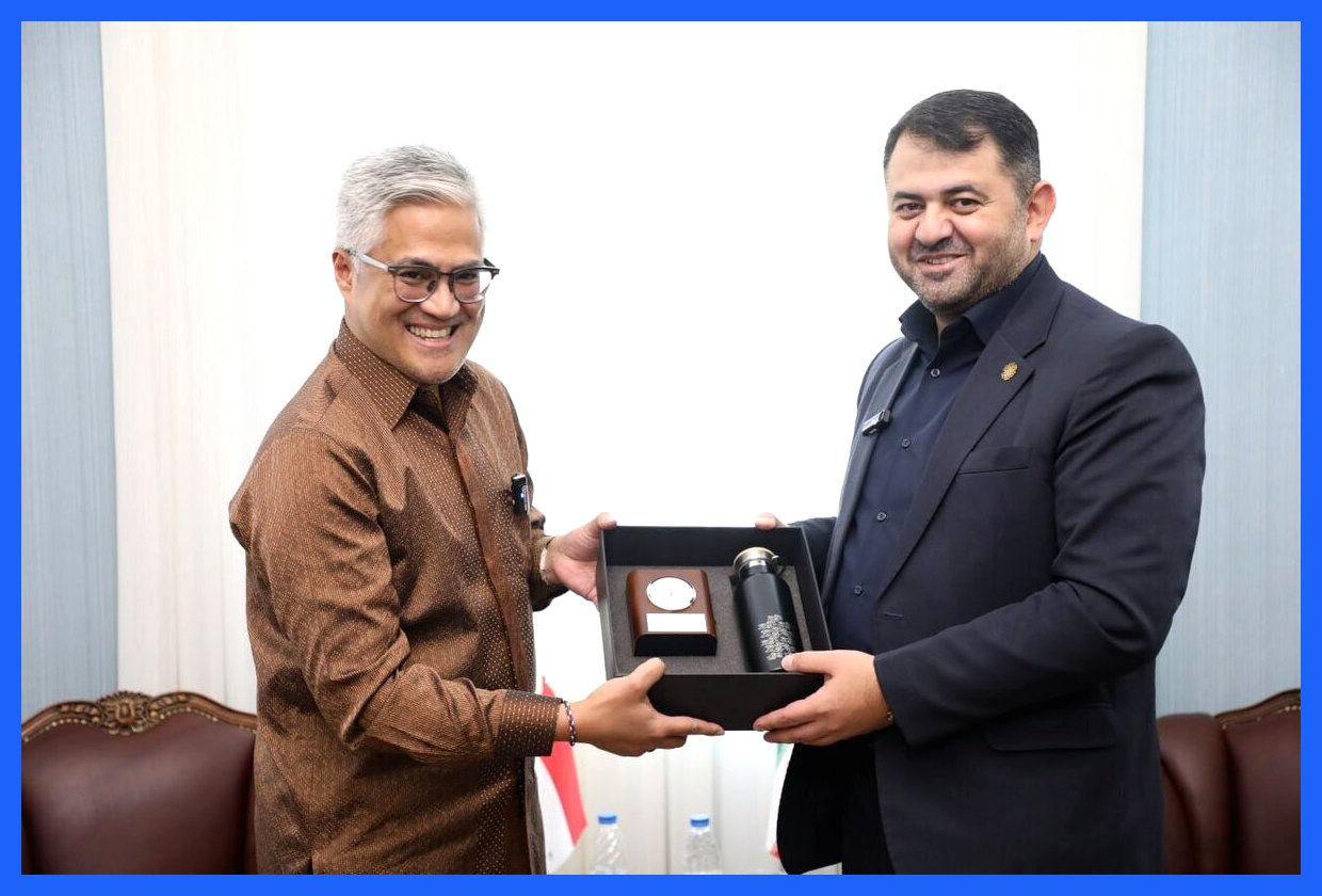 سفیر اندونزی با شهردار ارومیه دیدار کرد و در این نشست، توافق شد که شهرهای سورابایا و ارومیه به عنوان شهرهای خواهرخوانده معرفی شوند. این اقدام به منظور تقویت روابط فرهنگی و اقتصادی میان دو شهر انجام می‌شود و می‌تواند زمینه‌ساز همکاری‌های بیشتر در آینده باشد. به گزارش آگاهنا، این