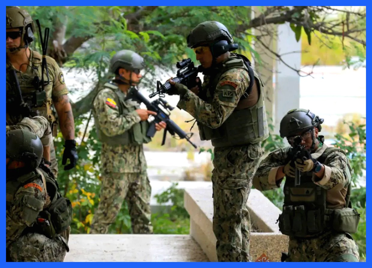 به گزارش آگاهنا، عملیات نظامی ایالات متحده در اکوادور به طور رسمی آغاز شد. این اقدام در راستای تقویت همکاری‌های امنیتی و نظامی میان دو کشور انجام می‌گیرد و هدف آن مقابله با تهدیدات منطقه‌ای و افزایش ثبات در این کشور آمریکای جنوبی است. مقامات اعلام کرده‌اند که این عملیات شامل آموزش نیروهای مح