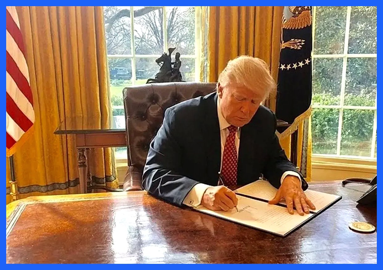 دولت دونالد ترامپ، رئیس‌جمهور پیشین ایالات متحده، بودجه نظامی ۹۰۱ میلیارد دلاری این کشور را امضا کرد. این بودجه شامل هزینه‌های مربوط به ارتش، تجهیزات نظامی و برنامه‌های دفاعی می‌باشد. تصویب این بودجه نشان‌دهنده تعهد ایالات متحده به تقویت قدرت نظامی و امنیت