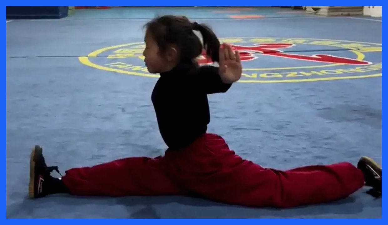 دختری کوچک با آمادگی بدنی فوق‌العاده در آموزشگاه هنرهای رزمی چین! (فیلم)