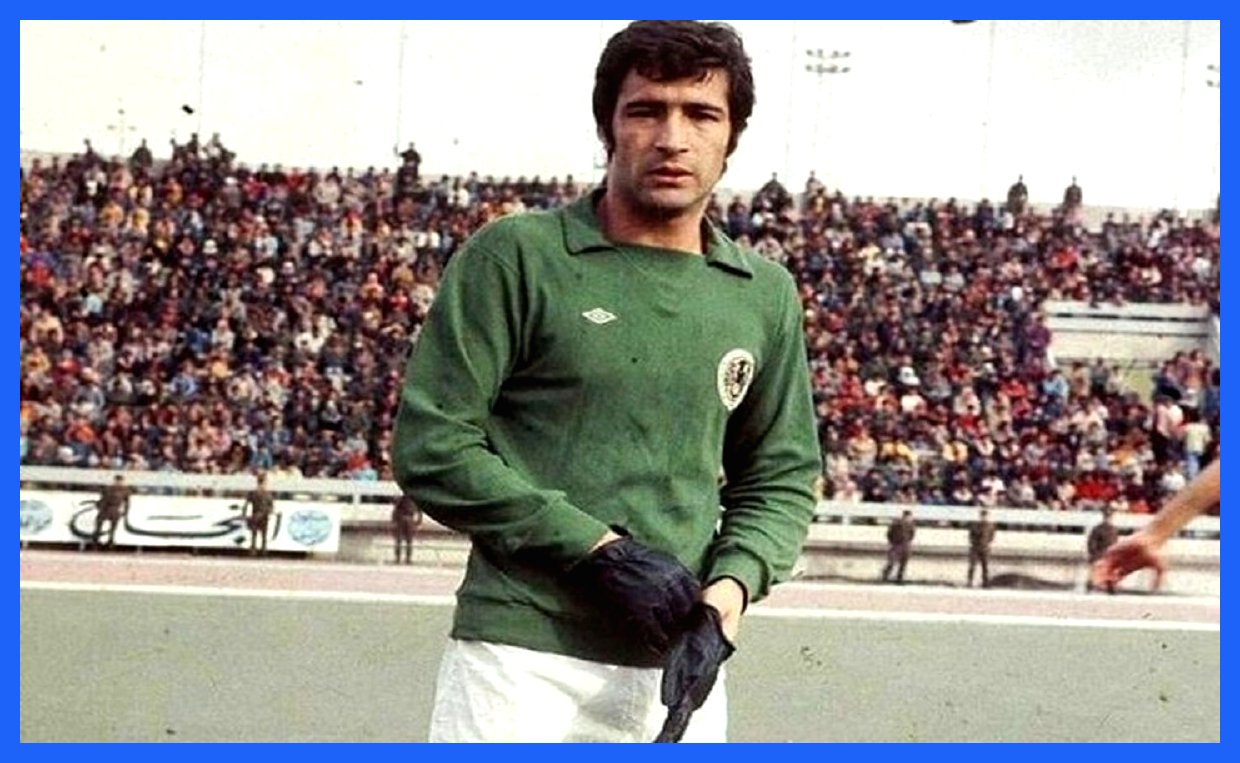 لحظه‌ای دوستانه از عارف، ستار و ناصر حجازی در دهه ۵۰ (عکس)