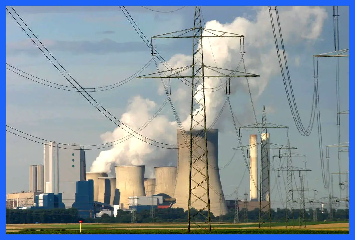 نماینده مجلس اعلام کرد که سوزاندن مازوت در کشور بر اساس دستور شورای عالی امنیت ملی انجام می‌شود. این اظهارات نشان‌دهنده نگرانی‌هایی درباره تبعات زیست‌محیطی و سلامت عمومی ناشی از استفاده از مازوت در صنایع و نیروگاه‌ها است. به گزارش آگاهنا، این موضوع نیازمند بررسی دقیق‌تر و توجه مسئول