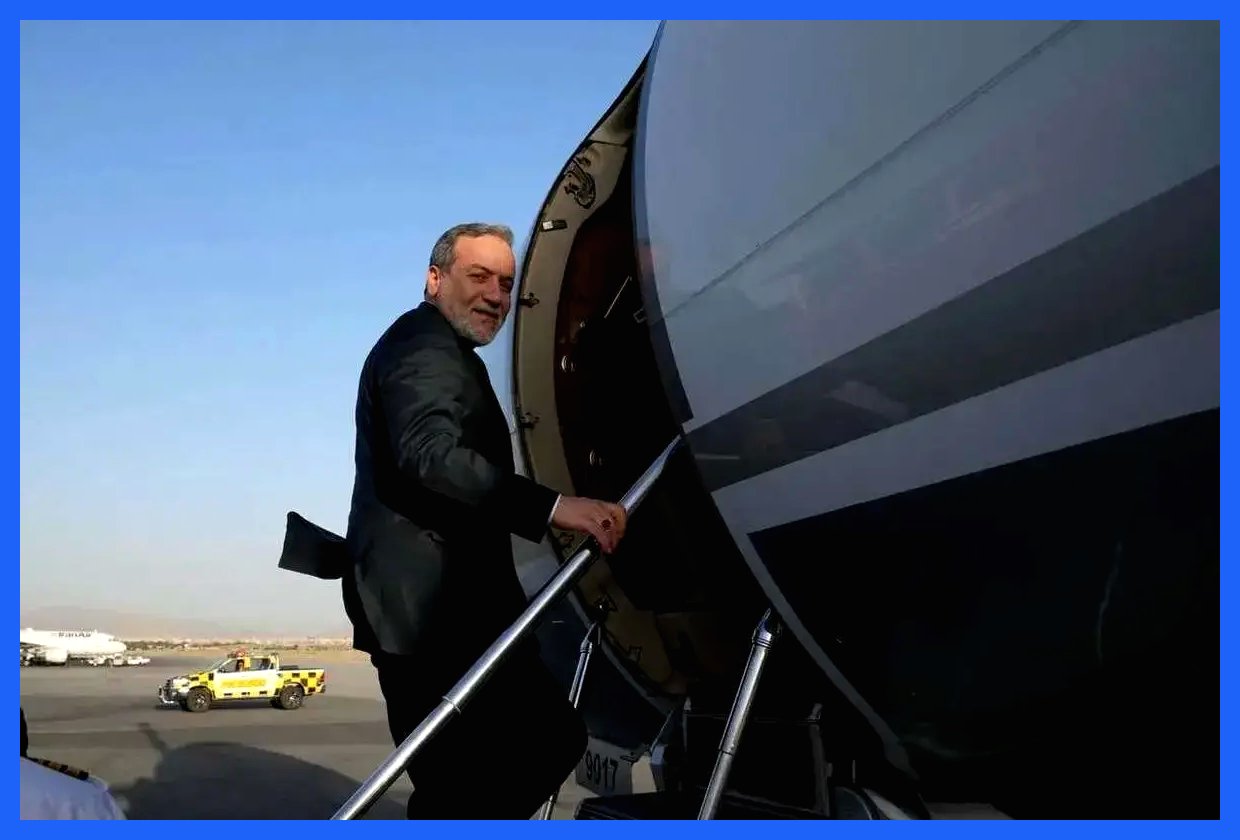 به گزارش آگاهنا، معاون سیاسی وزیر امور خارجه جمهوری اسلامی ایران، سید عباس عراقچی، به منظور انجام مذاکرات دوجانبه و بررسی مسائل مشترک به مسکو سفر کرده است. این سفر در راستای تقویت روابط دو کشور و تبادل نظر در زمینه‌های مختلف صورت می‌گیرد. انتظار می‌رود عراقچی در این سفر با مقام‌های روسی دیدار