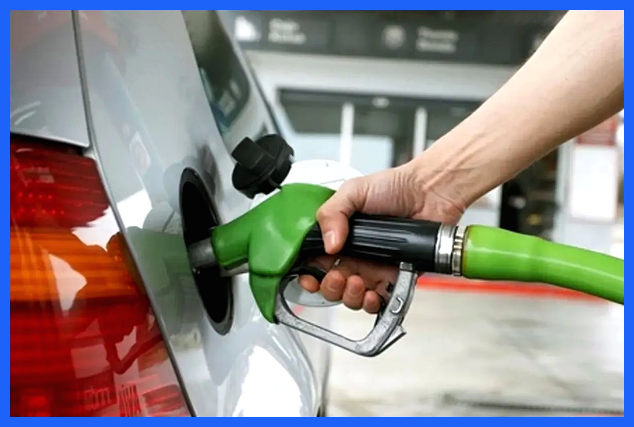 تکلیف سهمیه بنزین خودروها و موتورسیکلت‌ها مشخص شد - ۱۵ آذر