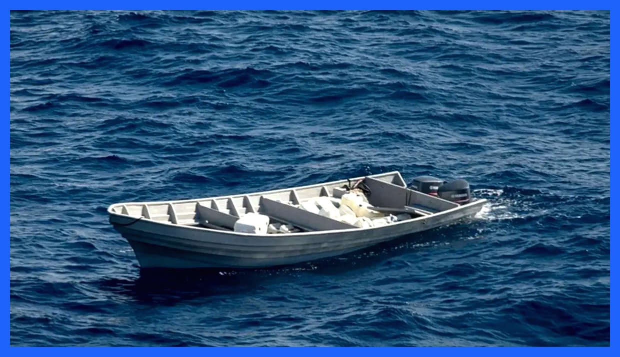 به گزارش آگاهنا، ارتش آمریکا در یک عملیات نظامی جدید، دو قایق را در اقیانوس آرام هدف قرار داد که در نتیجه این حمله، پنج نفر کشته شدند. این اقدام نظامی به دنبال افزایش تنش‌ها در منطقه صورت گرفته و جزئیات بیشتری از این عملیات هنوز منتشر نشده است. وزارت دفاع آمریکا در حال بررسی ابعاد این حمل