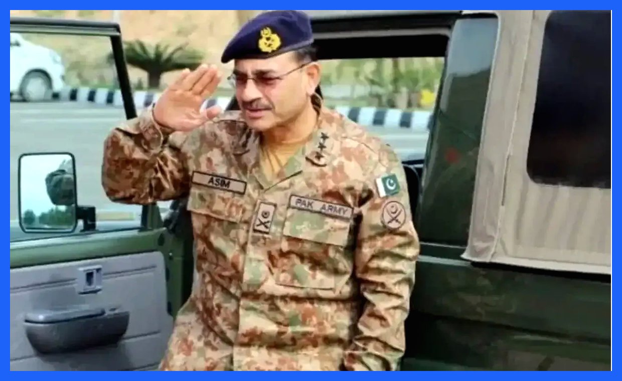 عاصم منیر؛ فرمانده‌ای بی‌تاج و تخت در پاکستان

به گزارش آگاهنا، عاصم منیر به عنوان یکی از چهره‌های برجسته نظامی در پاکستان شناخته می‌شود. او که در حال حاضر مسئولیت‌های کلیدی را بر عهده دارد، به عنوان یک فرمانده استراتژیک و تأثیرگذار در