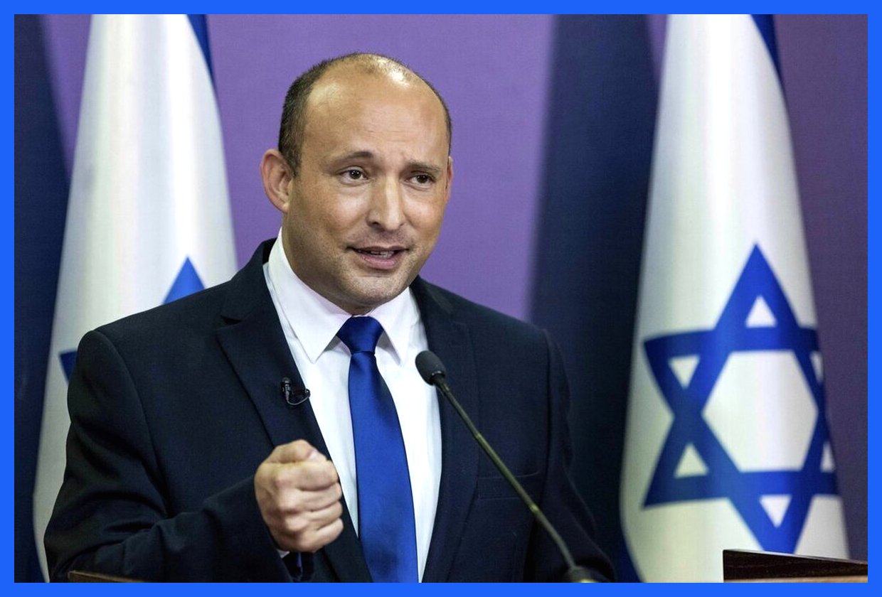 نفتالی بنت، نخست‌وزیر سابق رژیم صهیونیستی، اعلام کرد که هکرهای ایرانی موفق به دسترسی به اطلاعات حساس موجود در گوشی همراه او شده‌اند. این ادعا نشان‌دهنده تلاش‌های سایبری گسترده‌ای است که توسط گروه‌های هکری انجام می‌شود و می‌تواند تبعات امنیتی جدی برای شخصیت‌های سیاسی و اطلاعاتی داشته باشد