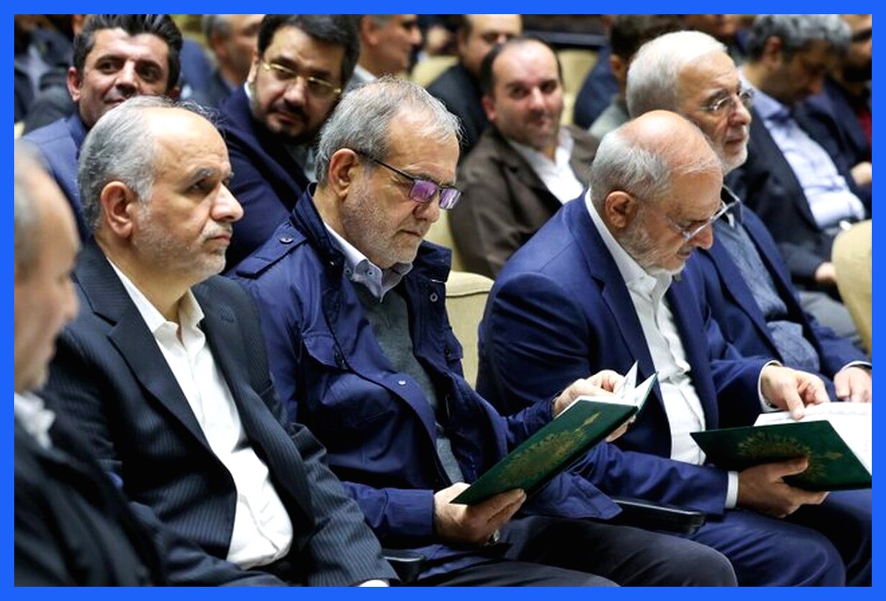 به گزارش آگاهنا، دکتر مسعود پزشکیان، نماینده مجلس شورای اسلامی، در مراسم ختم خانواده سقاب اصفهانی حضور یافت. این مراسم که به منظور بزرگداشت یاد و خاطره این خانواده برگزار شده بود، جمعی از شخصیت‌ها و مسئولان محلی نیز در آن شرکت کردند. دکتر پزشکیان با ابراز همدردی با خانواده‌های د