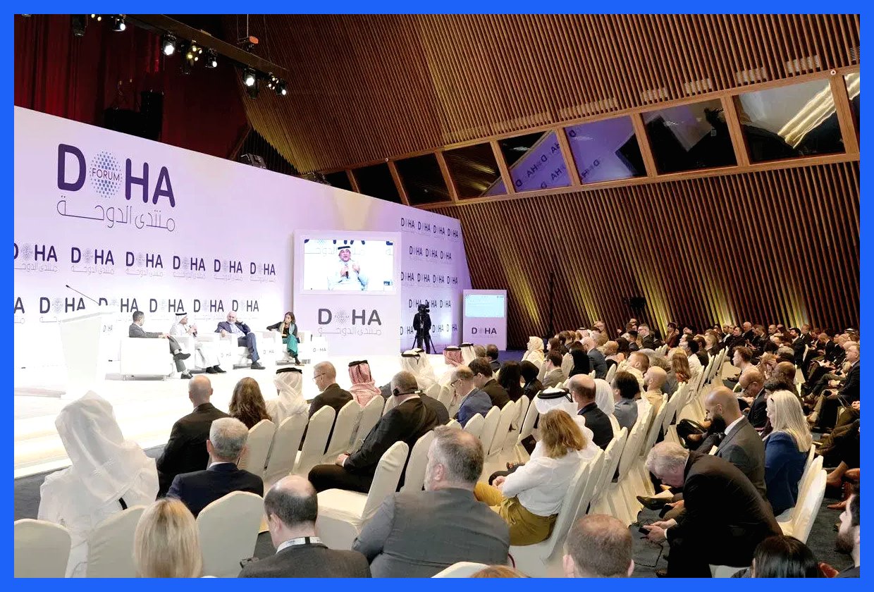 روزنامه اصولگرای قدس در تحلیلی به این نکته اشاره کرد که سخنان محمدجواد ظریف، وزیر امور خارجه سابق ایران، در سطح جهانی مورد توجه و استقبال قرار دارد. این روزنامه پیشنهاد کرد که از توانایی‌ها و ارتباطات ظریف بهره‌برداری بیشتری صورت گیرد تا بتوان از فرصت‌های بین‌المللی بهره‌مند شد.