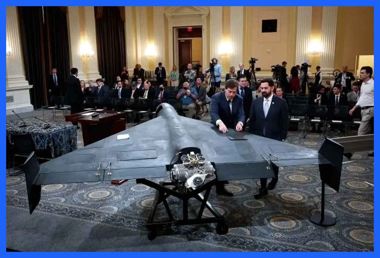 به گزارش آگاهنا، اطلاعات جدیدی درباره پهپادهای آمریکایی لوکاس منتشر شده است که به مقایسه آن‌ها با پهپاد شاهد-۱۳۶ می‌پردازد. پهپاد لوکاس به عنوان یکی از پیشرفته‌ترین پهپادهای نظامی شناخته می‌شود و ویژگی‌های خاصی دارد که آن را از دیگر پهپادها