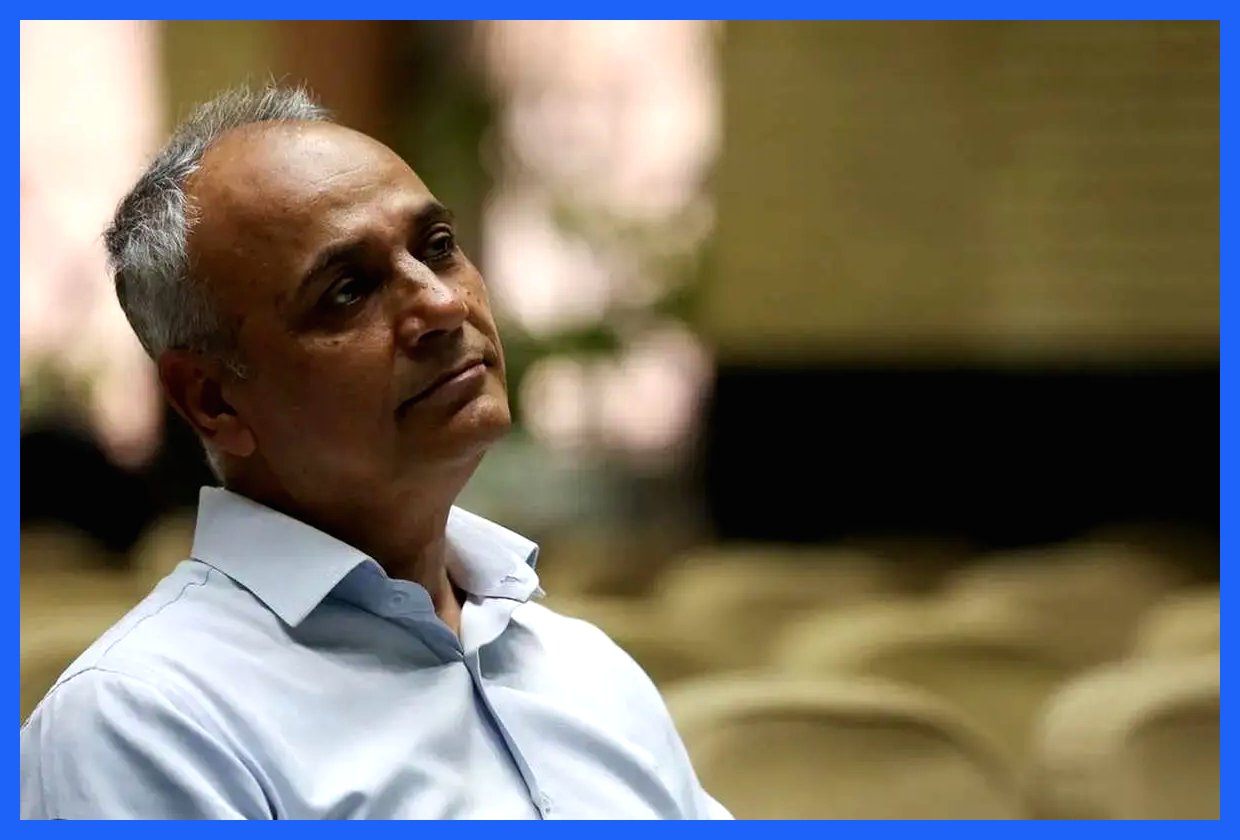 زیدآبادی: بقای هر نظامی نیازمند سطحی از انعطاف‌پذیری است و بار اقتصادی ناشی از تحریم‌ها به شدت بر دوش مردم احساس می‌شود. این وضعیت می‌طلبد که مسئولان به فکر راهکارهایی برای کاهش فشارهای اقتصادی بر شهروندان باشند.