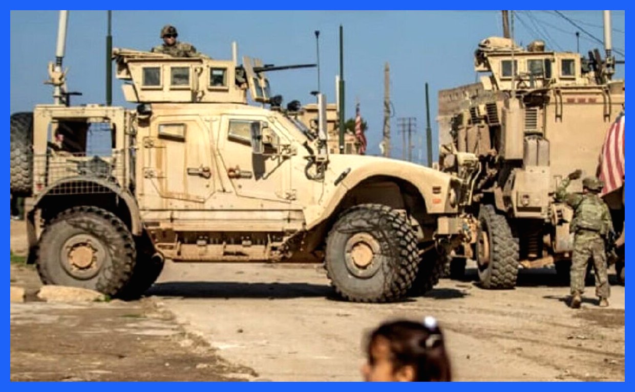 قاتل سه عضو ارتش آمریکا، یکی از اعضای نیروهای امنیتی سوریه شناسایی شد. این حادثه نشان‌دهنده پیچیدگی‌های موجود در روابط نظامی و امنیتی در منطقه است و نیاز به بررسی‌های دقیق‌تری در این زمینه احساس می‌شود. مسئولان مربوطه در حال تحقیق در مورد جزئیات این事件 هستند. به گزارش آگاهنا