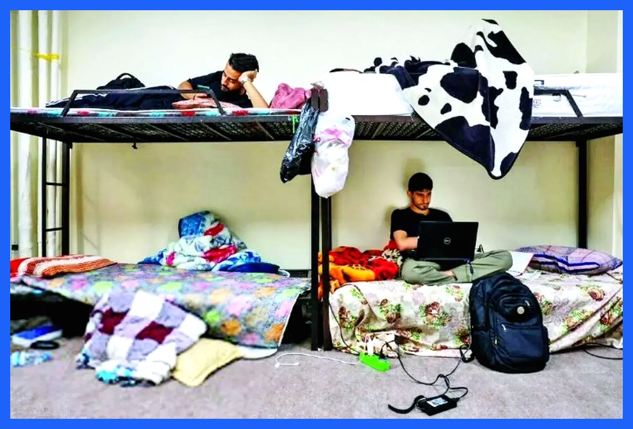 چالش «کف‌خوابی» در خوابگاه دانشگاه صنعتی شریف به راه افتاد