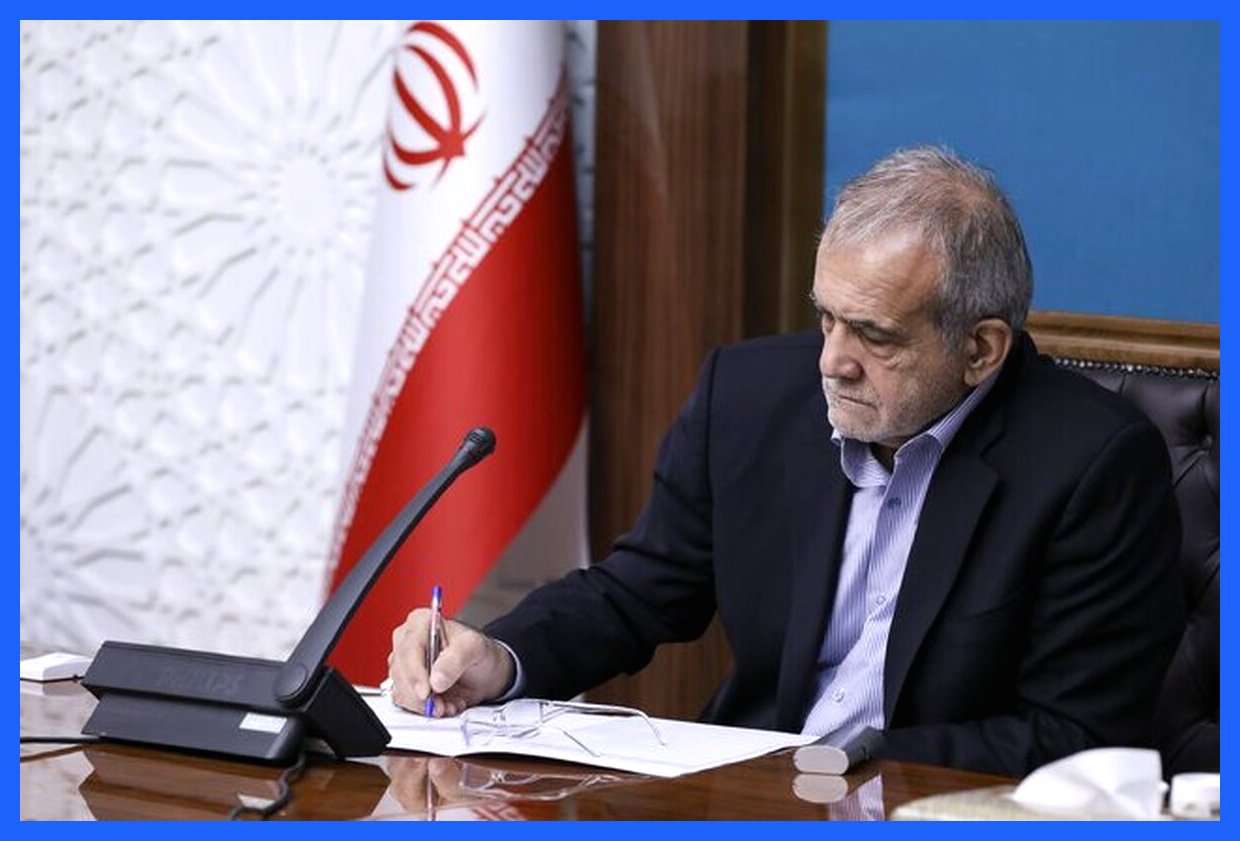 به گزارش آگاهنا، پزشکیان به مناسبت روز مادر پیام تبریکی صادر کرد و این روز را به تمامی مادران عزیز تبریک گفت. وی ابراز امیدواری کرد که همواره محبت و فداکاری مادران در جامعه مورد توجه و قدردانی قرار گیرد.