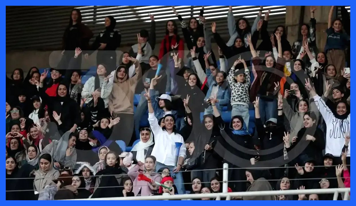 جشنواره فوتبال در مشهد: ابومسلم، ورزشگاهی مملو از تماشاگران و خوشامدگویی ویژه به زنان! (+عکس)