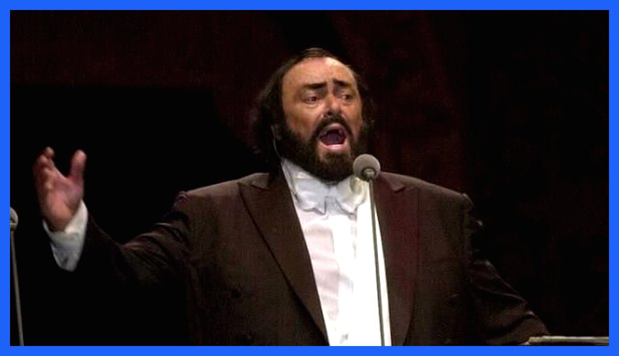 اتفاقی عجیب برای مجسمه «ناخدای موسیقی» در ایتالیا: «بزن قدش به افتخار پاواروتی»