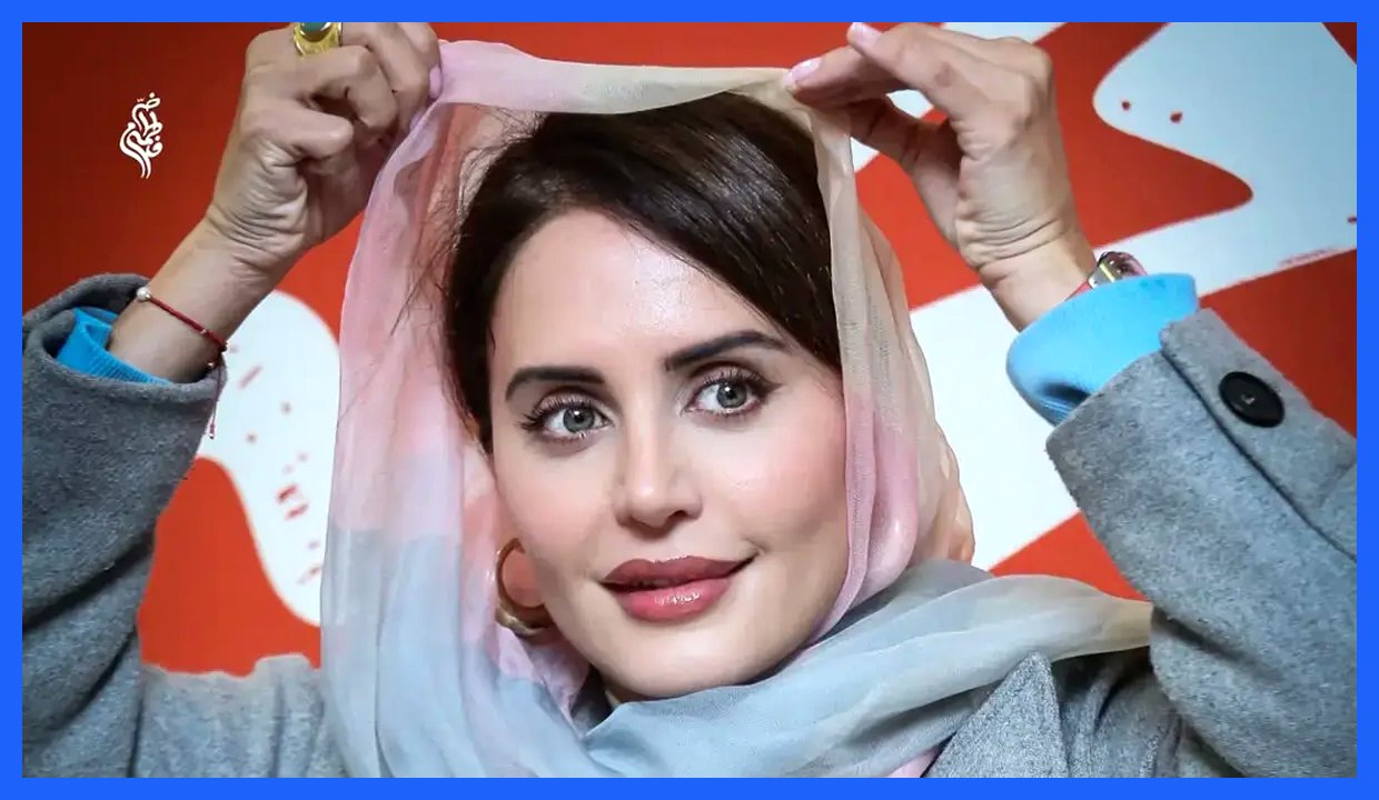 استایل پاییزی و شیک الناز شاکردوست با پالتوی طوسی و کیف صورتی در اکران «کج پیله» (عکس)