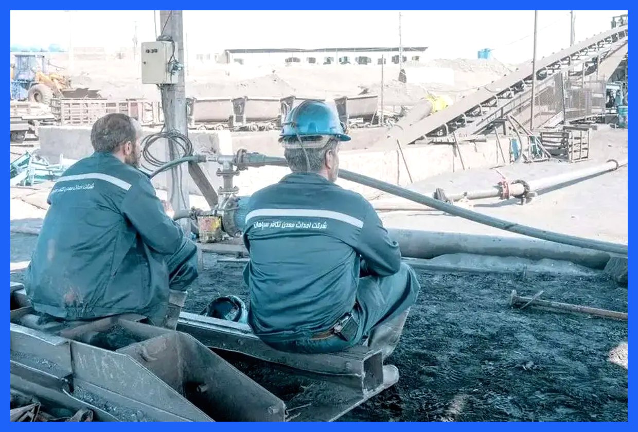 رنج بی‌پایان خانواده‌های دو کارگر مصدوم معدن طبس در زندگی نباتی آنان