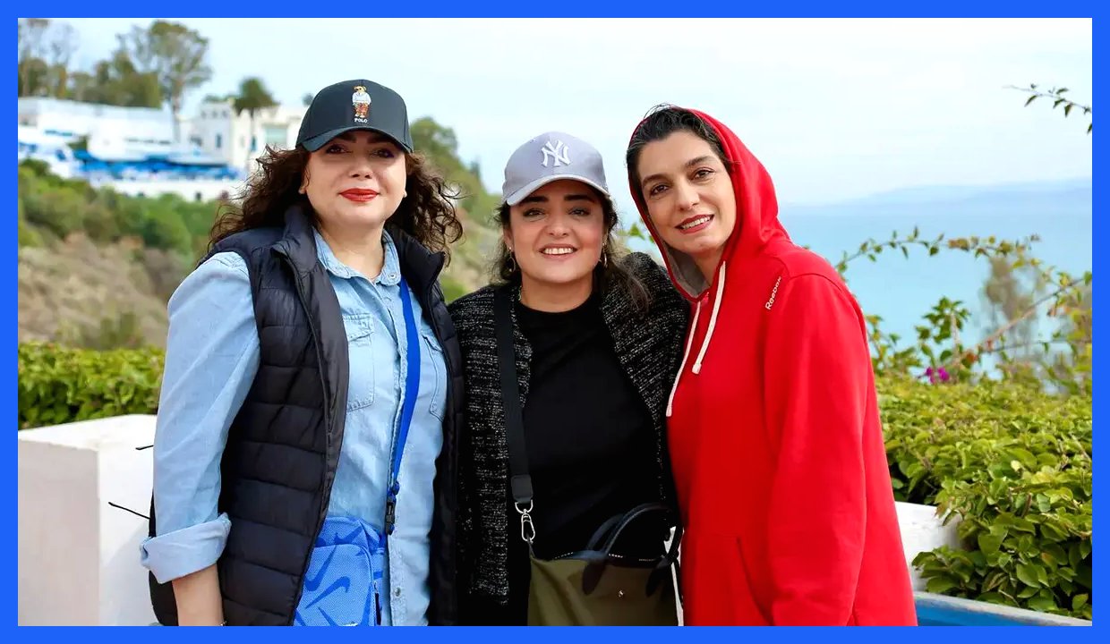 سفر گروهی بازیگران به شمال آفریقا؛ سلفی نرگس محمدی و علی اوجی در سیدی بوسعید تونس (عکس)