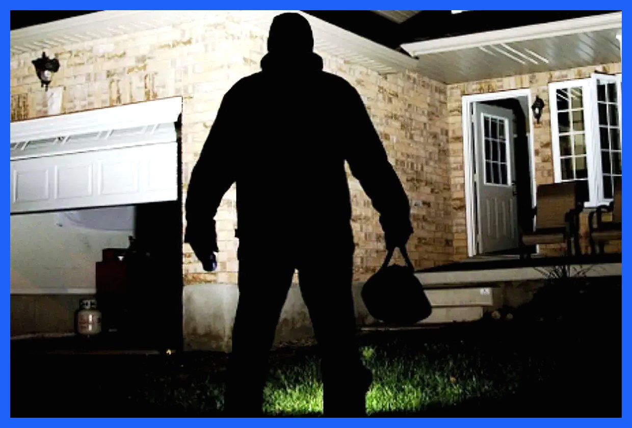 دستبرد نوه‌ها به خانه پدربزرگ: سرقت میلیاردی از طلا و پول!