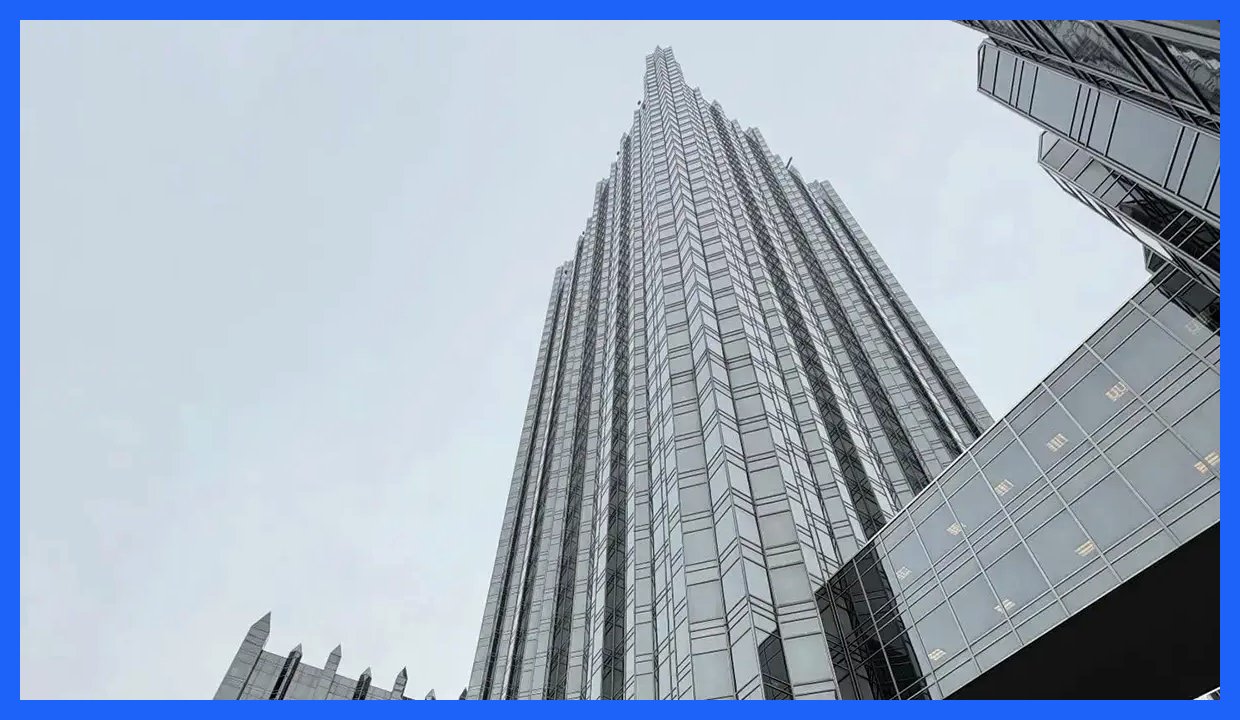 شاهکار معماری گوتیک: قلعه ترسناک فیلپ جانسون و «قلعه کلاو» در کارتون محبوب «کارآگاه گجت» (+تصاویر)