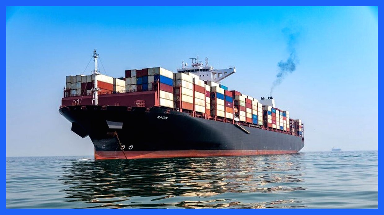 اوکراین ادعا کرده است که دو کشتی روسی در دریای خزر مورد حمله قرار گرفته‌اند. به گفته مقامات اوکراینی، این کشتی‌ها حامل تسلیحات ایرانی بوده‌اند. این حمله در حالی صورت گرفته که تنش‌ها در منطقه به ویژه در پی درگیری‌های اخیر میان اوکراین و روسیه افزایش یافته است. جزئی