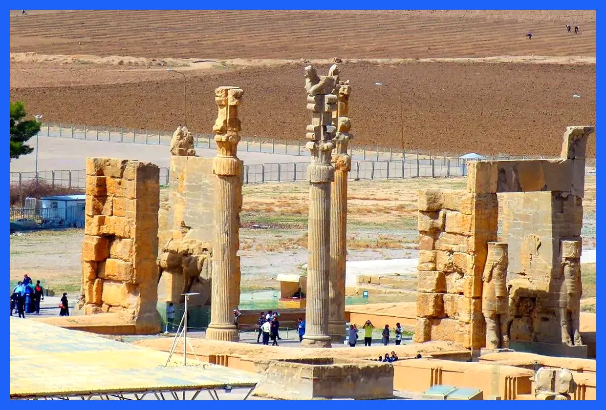 صالحی امیری: «تخت جمشید» هیچ تغییر شکل یا آسیبی ندیده است