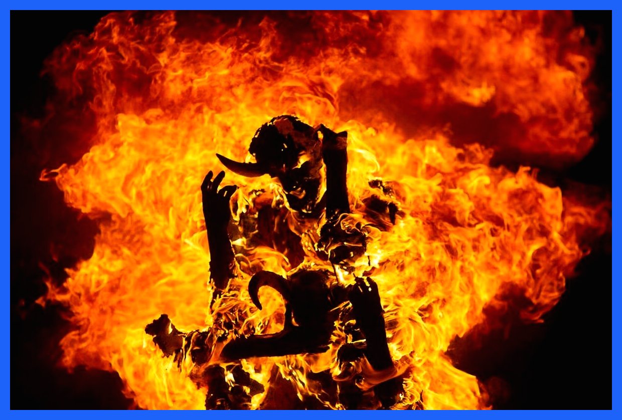 مراسم سوزاندن شیطان و جشن‌های کریسمس: امروز را از دست ندهید!