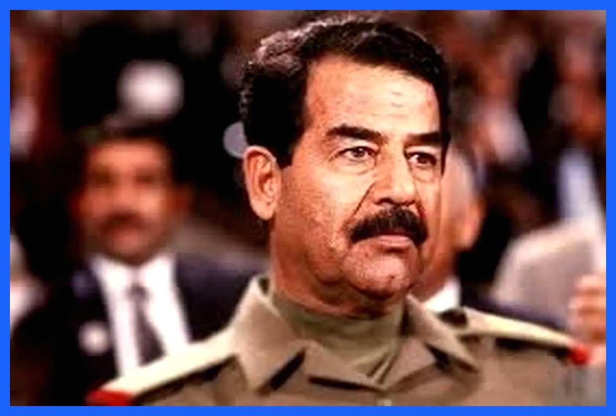 دهه ۷۰: مصطفی پورمحمدی در کنار صدام حسین (عکس)