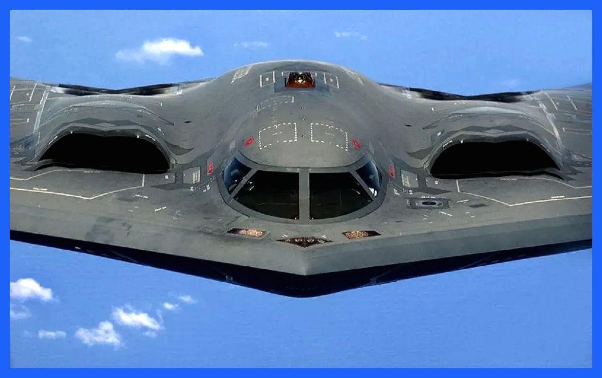 بمب‌افکن B-2 به خدمت نظامی بازگشت. این بمب‌افکن که یکی از پیشرفته‌ترین و مخفی‌ترین هواپیماهای نظامی جهان به شمار می‌رود، پس از مدتی غیبت، دوباره به خط تولید و عملیات پیوسته است. به گزارش آگاهنا، این اقدام به منظور تقویت توانایی