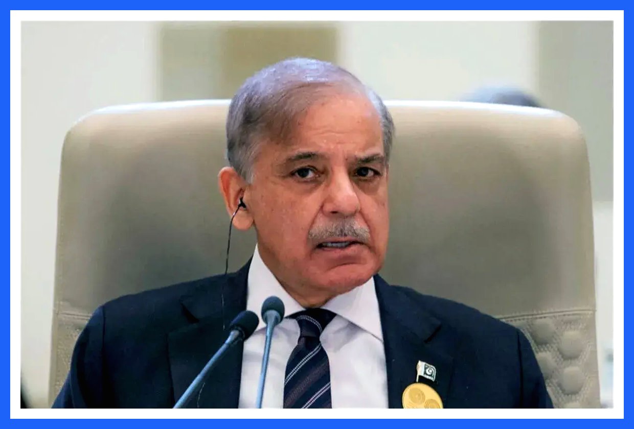 شهباز شریف، نخست‌وزیر پاکستان، پس از ۴۰ دقیقه انتظار، وارد نشست مشترک ولادیمیر پوتین، رئیس‌جمهور روسیه و رجب طیب اردوغان، رئیس‌جمهور ترکیه شد. این نشست به منظور بررسی مسائل مهم منطقه‌ای و همکاری‌های دوجانبه برگزار می‌شود. به گزارش آگاهنا