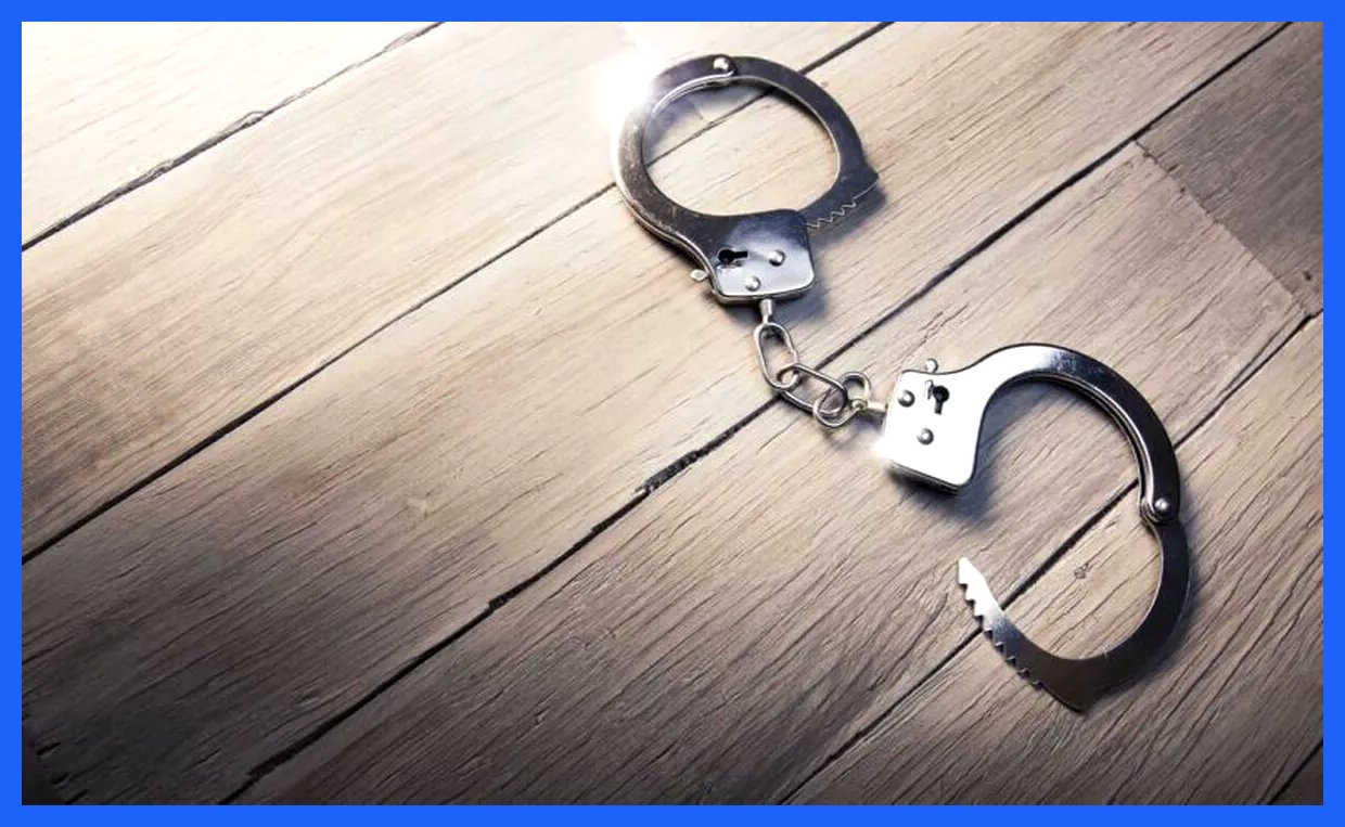 عاملان تیر اندازی به مینی بوس در این شهر دستگیر شدند