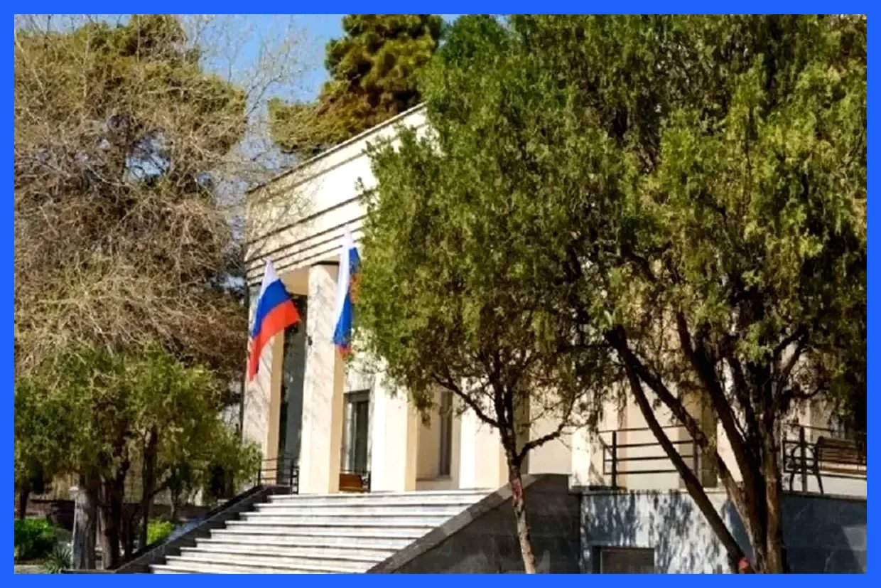 سفارت روسیه در ایران، آزادی یک شهروند روسی که به تازگی در این کشور بازداشت شده بود را تأیید کرد. این اقدام در راستای تسهیل روابط دوجانبه و همکاری‌های بین‌المللی صورت گرفته است. به گزارش آگاهنا، جزئیات بیشتری درباره این بازداشت و شرایط آزادی فرد مذکور منتشر نشده است.