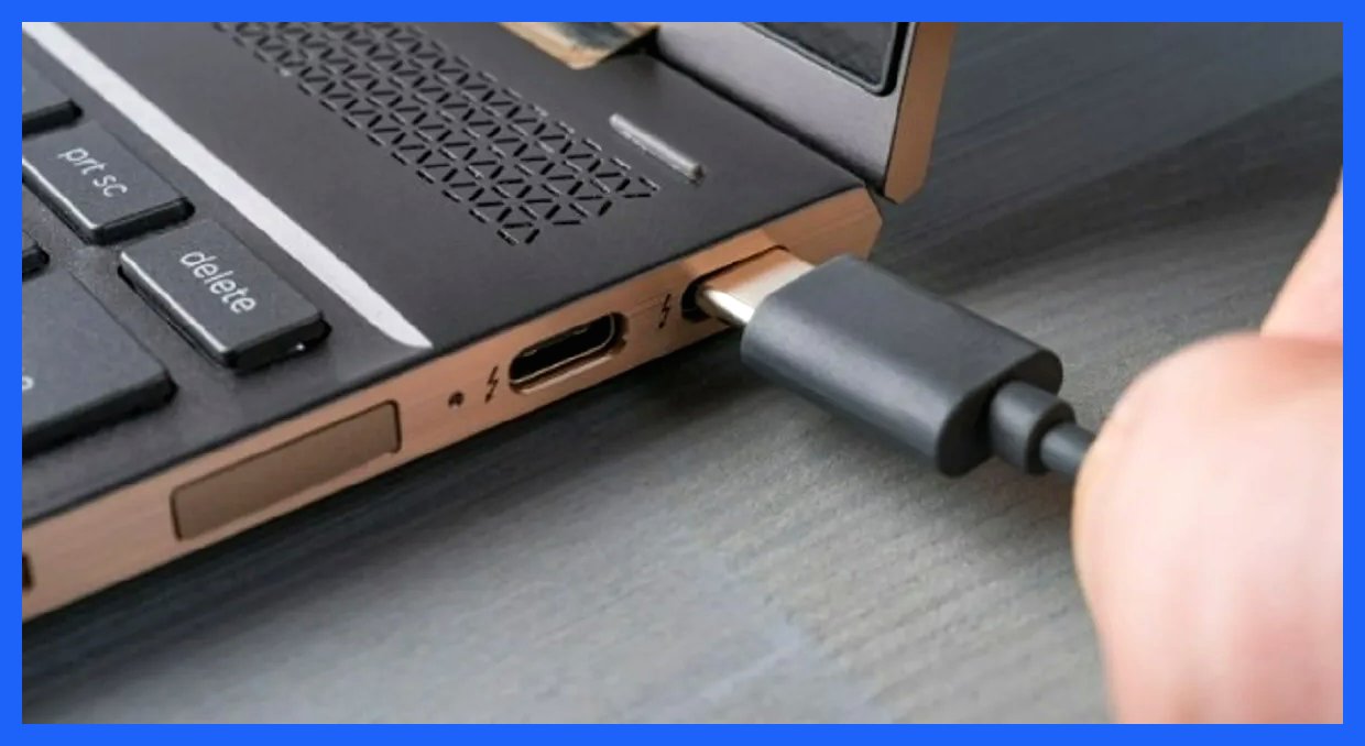 5 وسیله‌ای که هرگز نباید به پورت USB لپ‌تاپتان متصل کنید