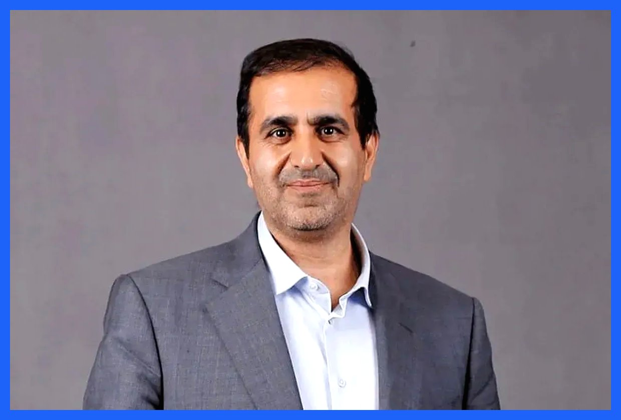 رئیس مرکز ارتباطات مردمی ریاست‌ جمهوری استعفا کرد. این اقدام وی در پی برخی تغییرات در ساختار مدیریتی دولت صورت گرفته است. جزئیات بیشتر در خصوص دلایل این استعفا و برنامه‌های آینده وی هنوز منتشر نشده است. به گزارش آگاهنا، این تغییرات ممکن است تأثیراتی بر نحوه ارتباط دولت با مردم داشته باشد.