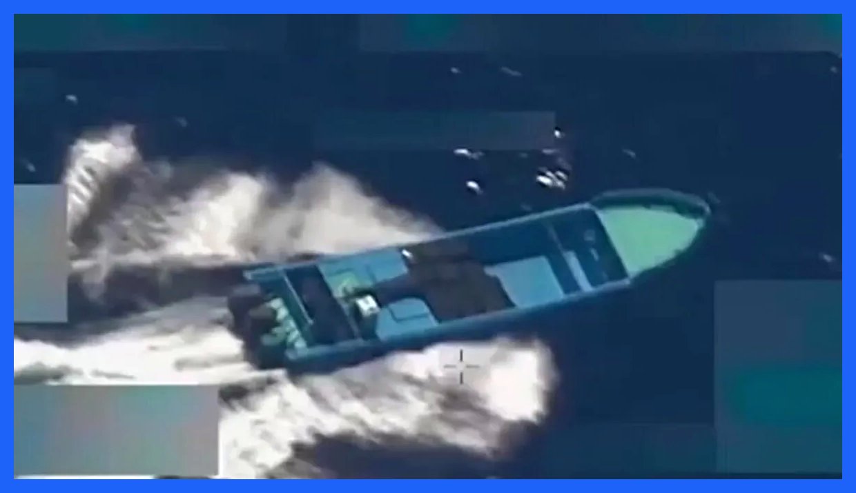 به گزارش آگاهنا، در یک حمله هوایی ارتش آمریکا به یک شناور در اقیانوس آرام، چهار نفر جان خود را از دست دادند. این حادثه به دلایل نامشخصی روی داده و جزئیات بیشتری از آن در دسترس نیست. مقامات مربوطه در حال بررسی ابعاد این حمله هستند و اطلاعات تکمیلی به ز