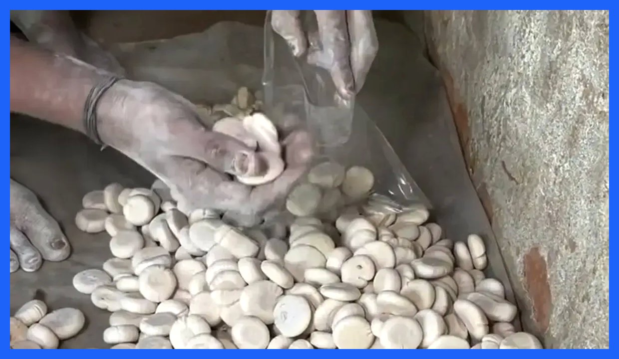 تولید آب‌نبات در کارگاهی با شرایط غیربهداشتی و حیرت‌انگیز (فیلم)