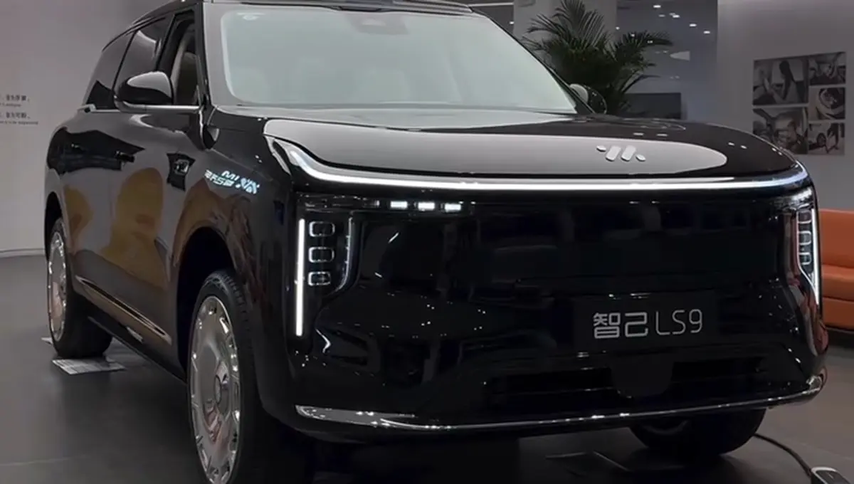 شاسی‌بلند IM LS9 مدل ۲۰۲۶؛ چینی با برد حرکتی ۱۵۰۸ کیلومتر (فیلم)