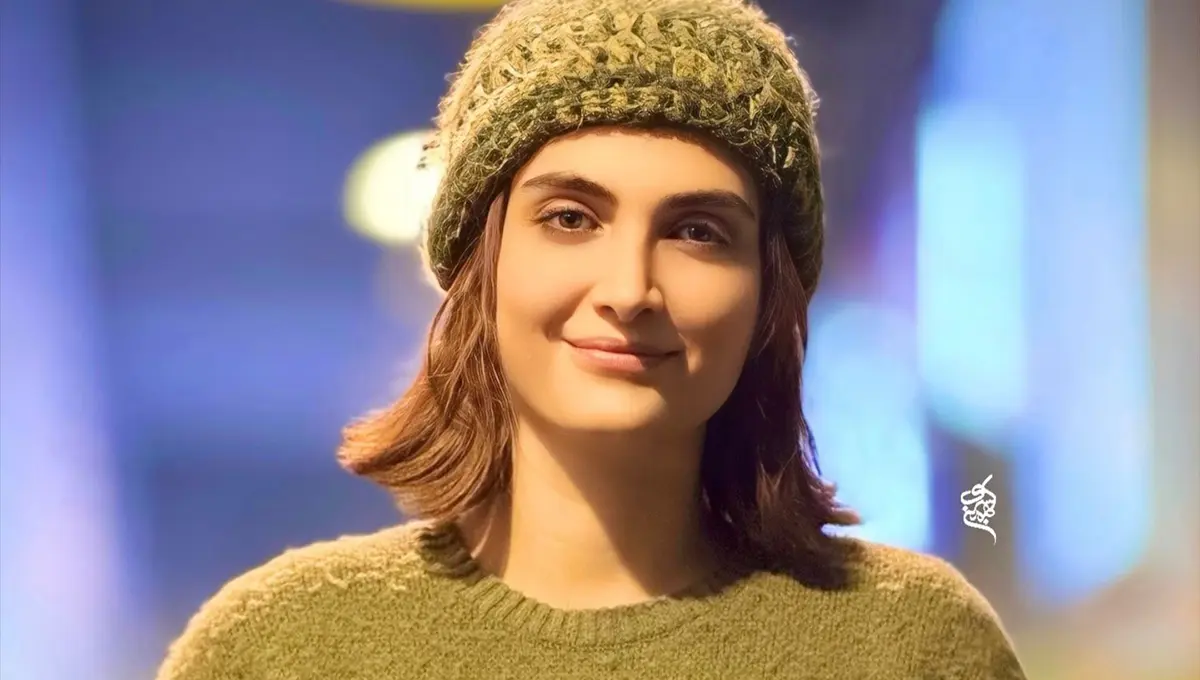 استایل منحصر به فرد الناز ملک: نمایش «خندیدن زیر مشت و لگد» با پیام صلح (عکس)