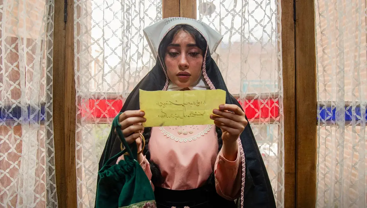 شور و شوق سنتی در ششمین قسمت «بامداد خمار»؛ محفل پرجنب و جوش زنان تاریخ (عکس)