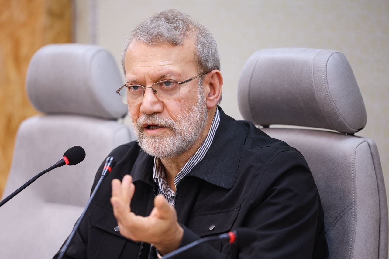 علی لاریجانی، رئیس سابق مجلس شورای اسلامی، در اظهاراتی به بیان موضع خود در خصوص مذاکرات پرداخت و تأکید کرد که ما به مذاکرات واقعی و جدی اعتقاد داریم و مذاکرات تصنعی را نمی‌پذیریم. وی همچنین بر اهمیت دستیابی به توافقات واقعی در عرصه‌های بین‌المللی تأکید کرد.